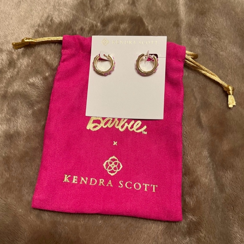 ISO Kendra Scott x Barbie Huggie
